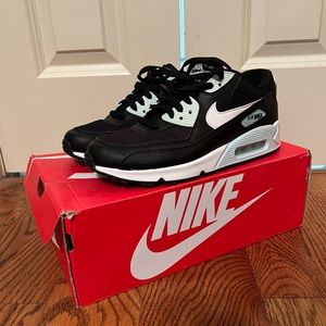 Nike AirMax 90 Women size 9